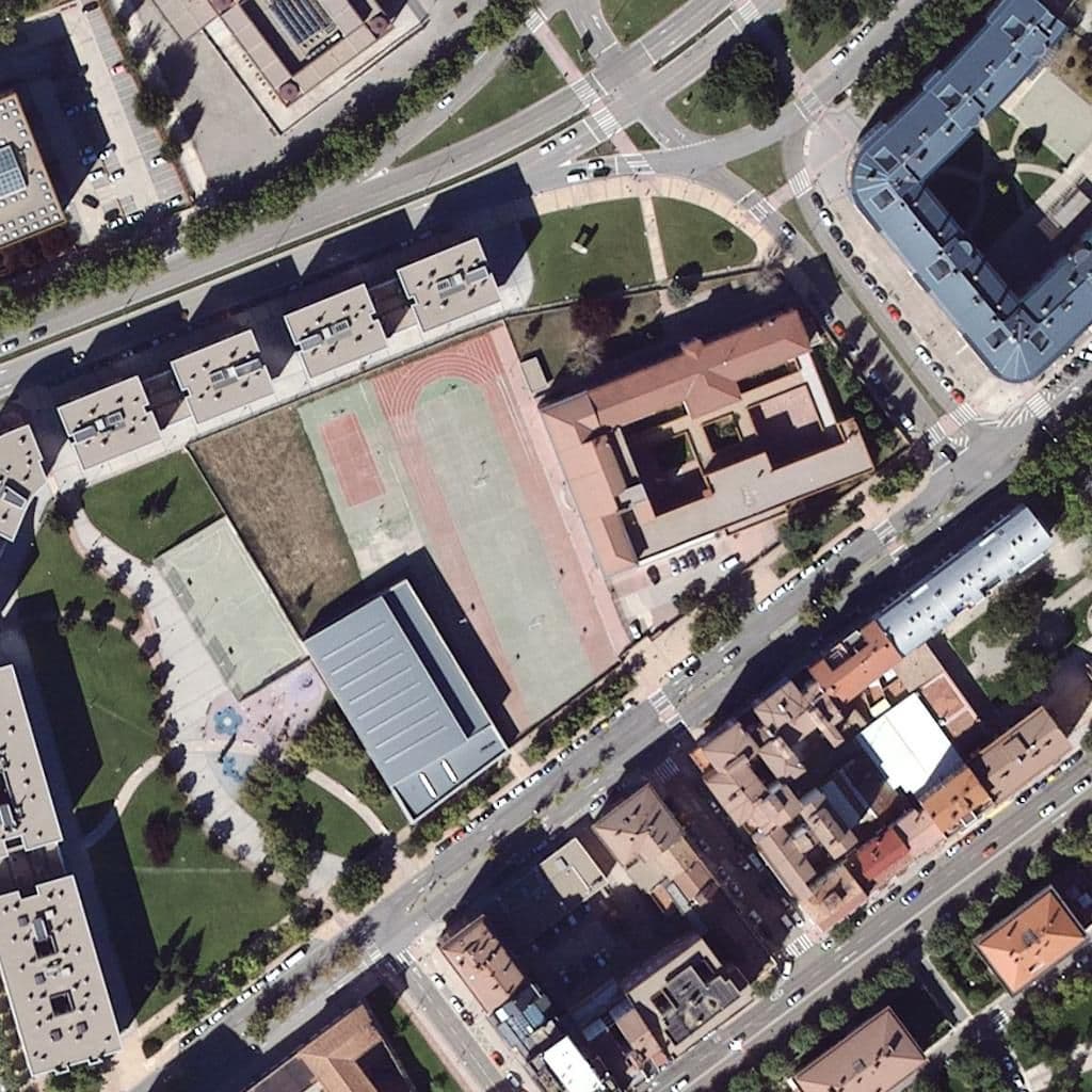 Вид сверху на территорию школы «Sanitio Formación Burgos»