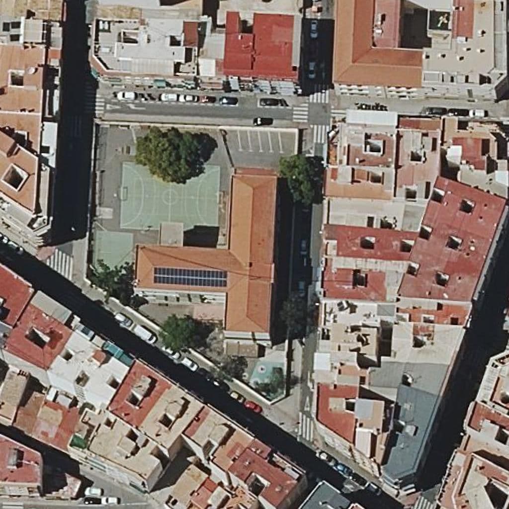 Вид згори на територію школи «Centre Privat San José»