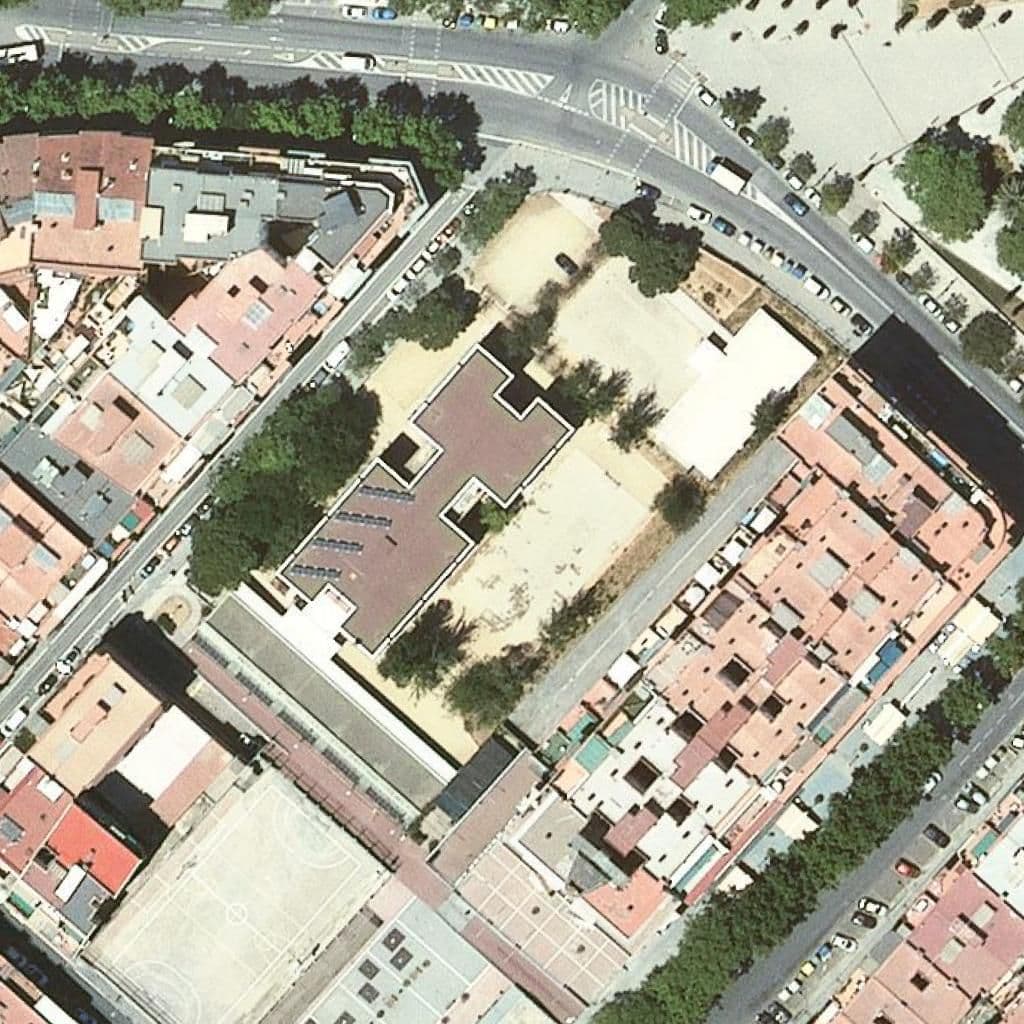 Aerial view of the grounds of Escola Folch I Torres