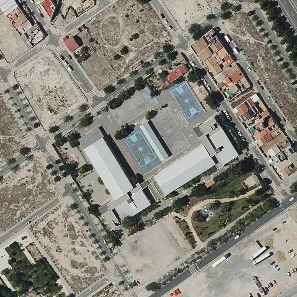 Вид сверху на территорию школы «Ceip Rabassa»