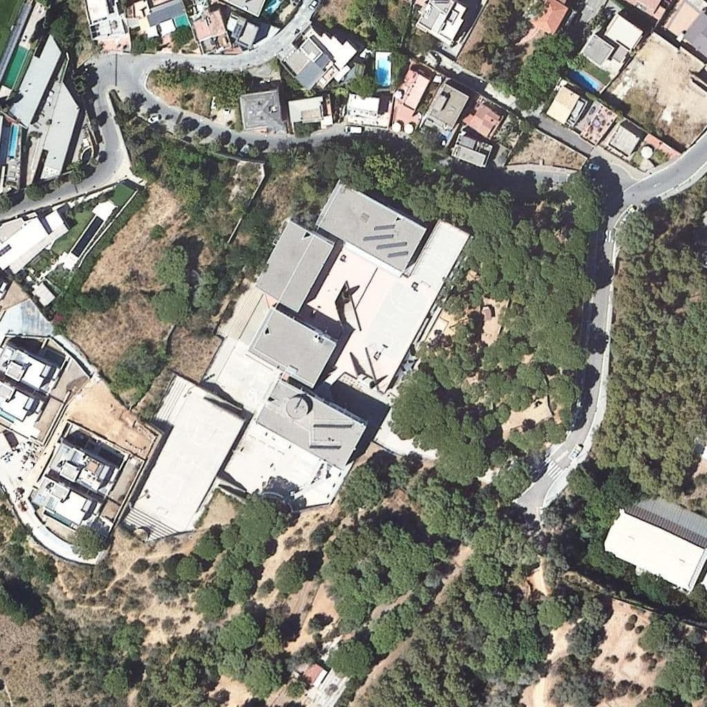 Aerial view of the grounds of Institut Escola Costa I Llobera