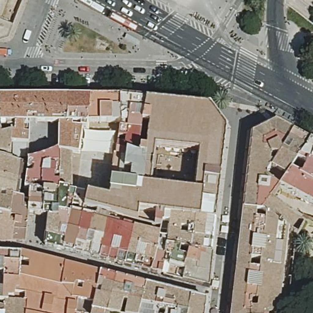 Вид сверху на территорию школы «Centre Privat Sagrado Corazón De Jesús -Carmelitas-»
