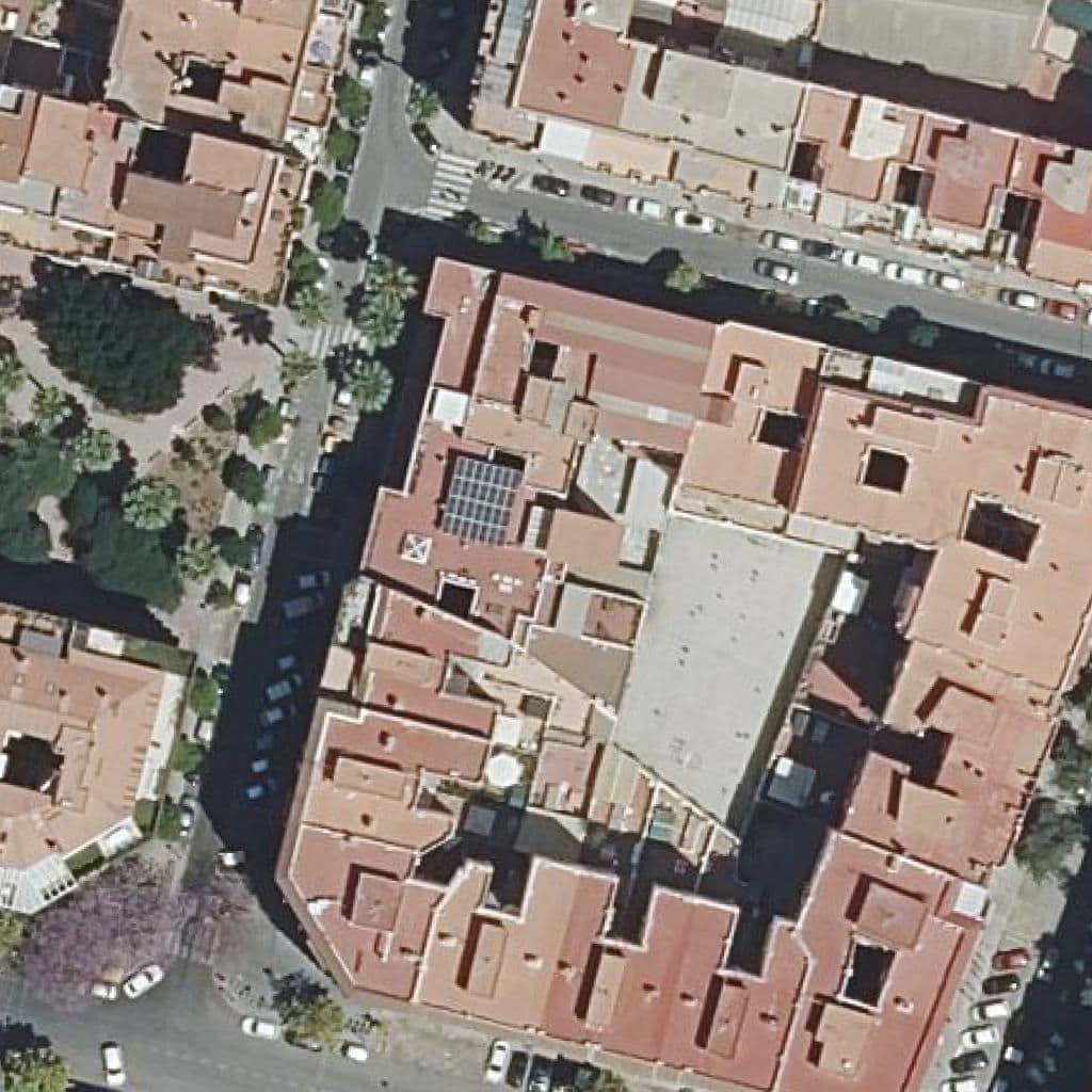 Вид сверху на территорию школы «Centre Privat Luz Casanova»