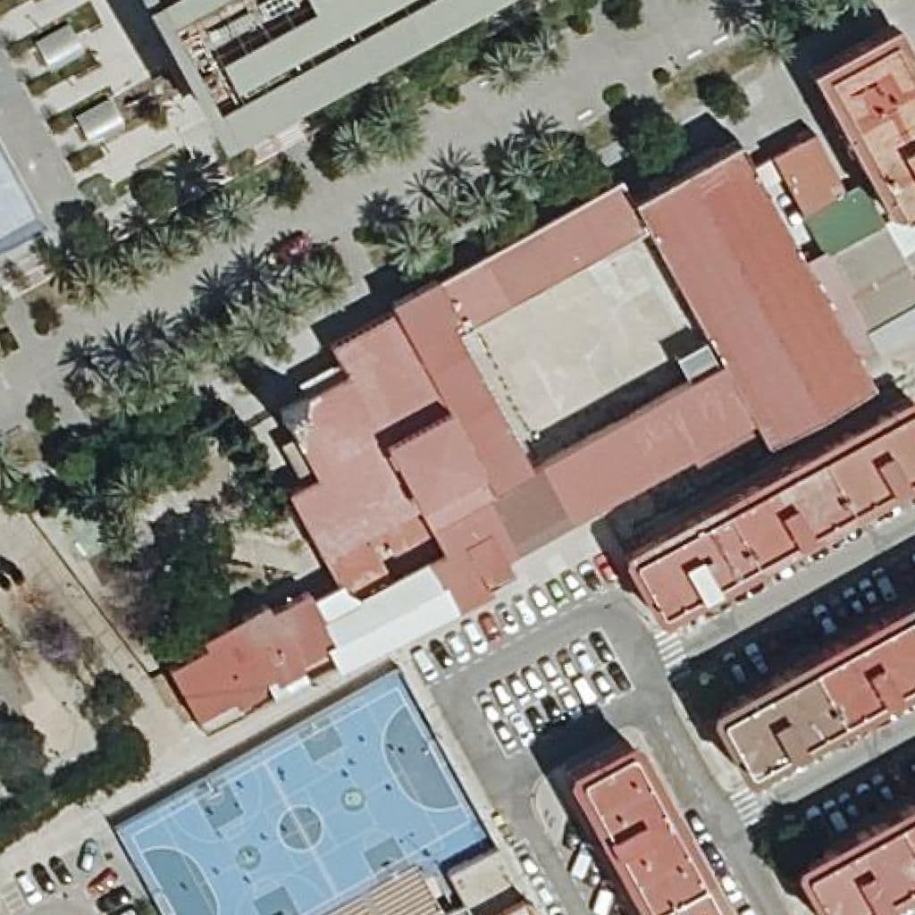 Вид сверху на территорию школы «Centre Privat San Juan Bosco»