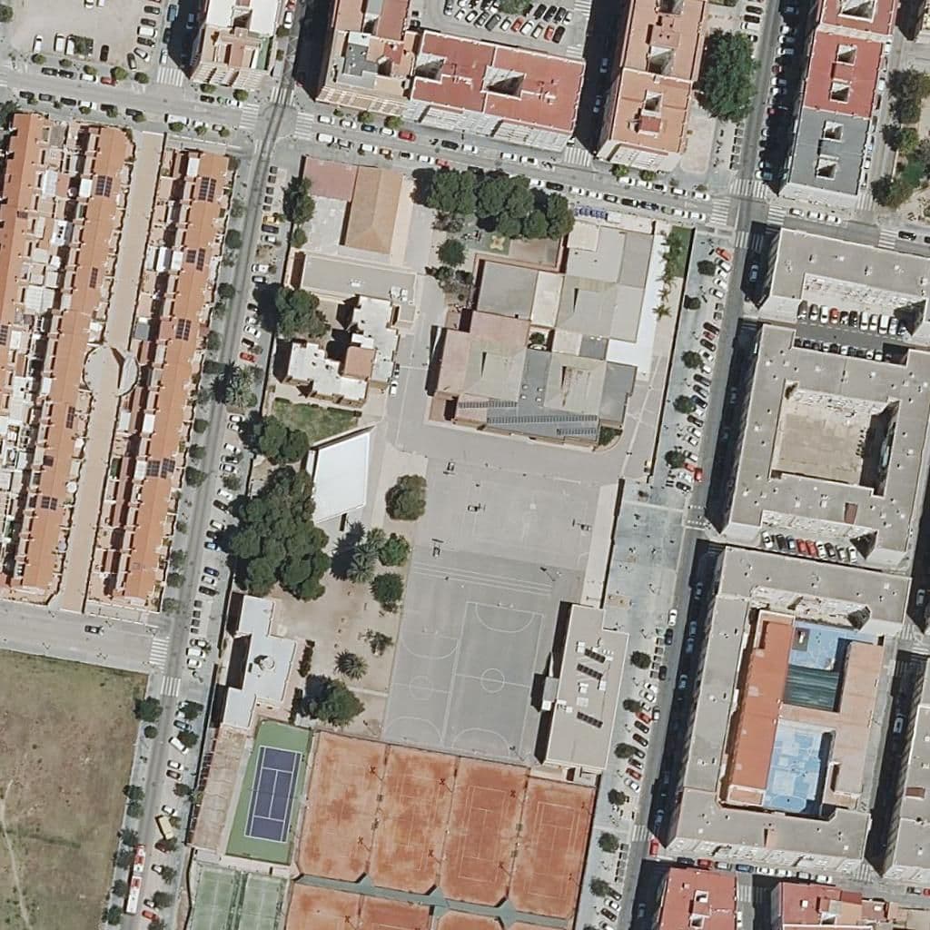 Aerial view of the grounds of Centre Privat Escuelas Pías-Malvarrosa