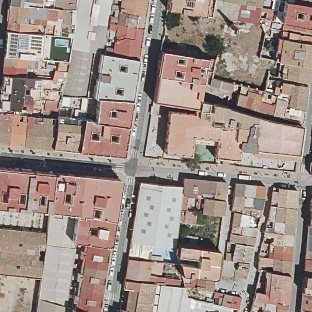 Вид сверху на территорию школы «Centre Privat Pureza De María-Grao»