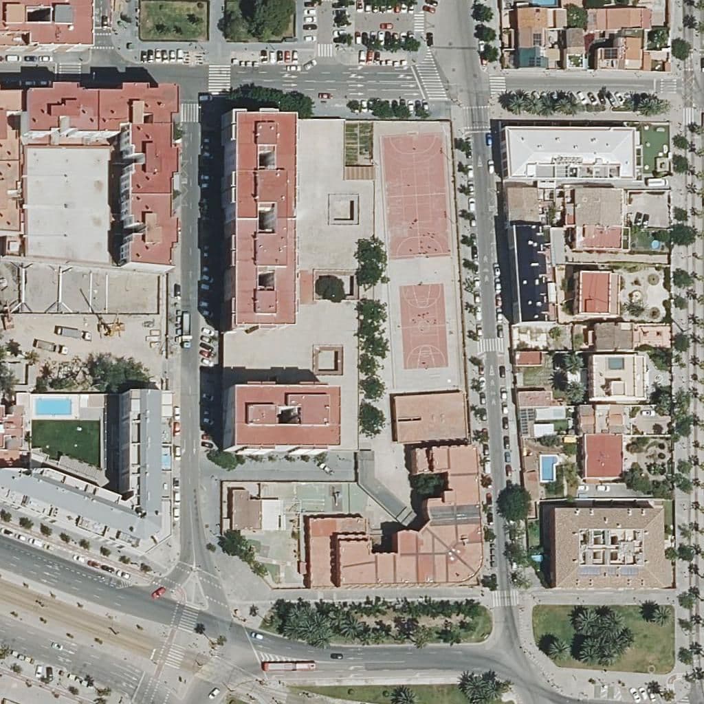 Вид згори на територію школи «Ceip Cavite-Isla De Hierro»