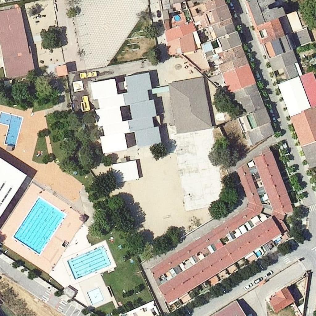 Aerial view of the grounds of Escola Sant Vicenç
