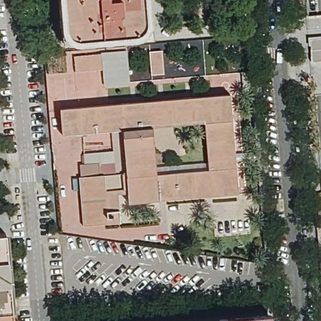 Aerial view of the grounds of Centre Priv. Ed. Inf. 1Er Cicle Casa Cuna Santa Isabel