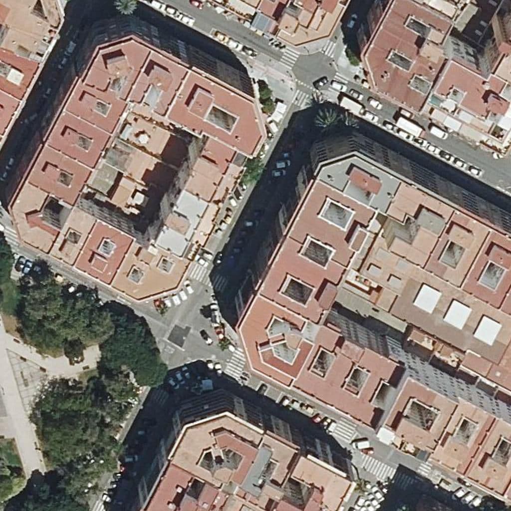 Вид сверху на территорию школы «Centre Priv. Ed. Inf. 1Er Cicle Virgen De Cortes 2»