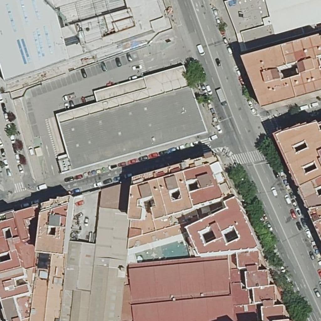 Вид сверху на территорию школы «Centre Priv. Ed. Inf. 1Er Cicle La Paz»