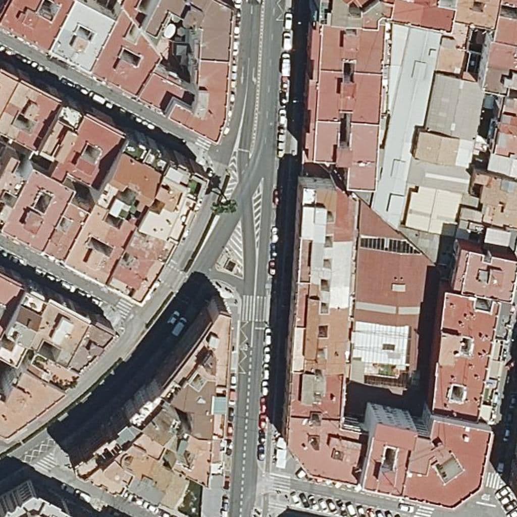 Вид сверху на территорию школы «Centre Privat Fp Verge De Cortes. València»