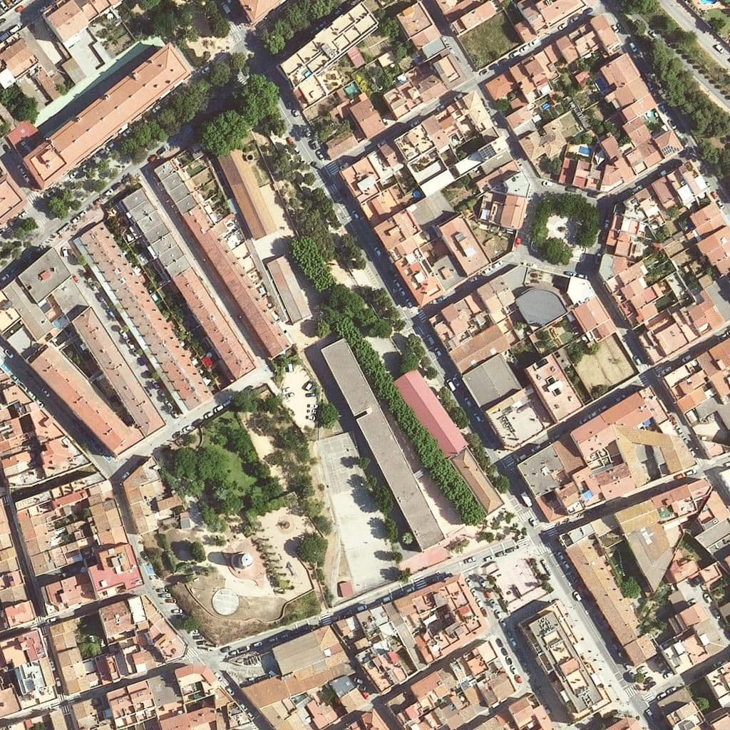 Aerial view of the grounds of Escola L'estació