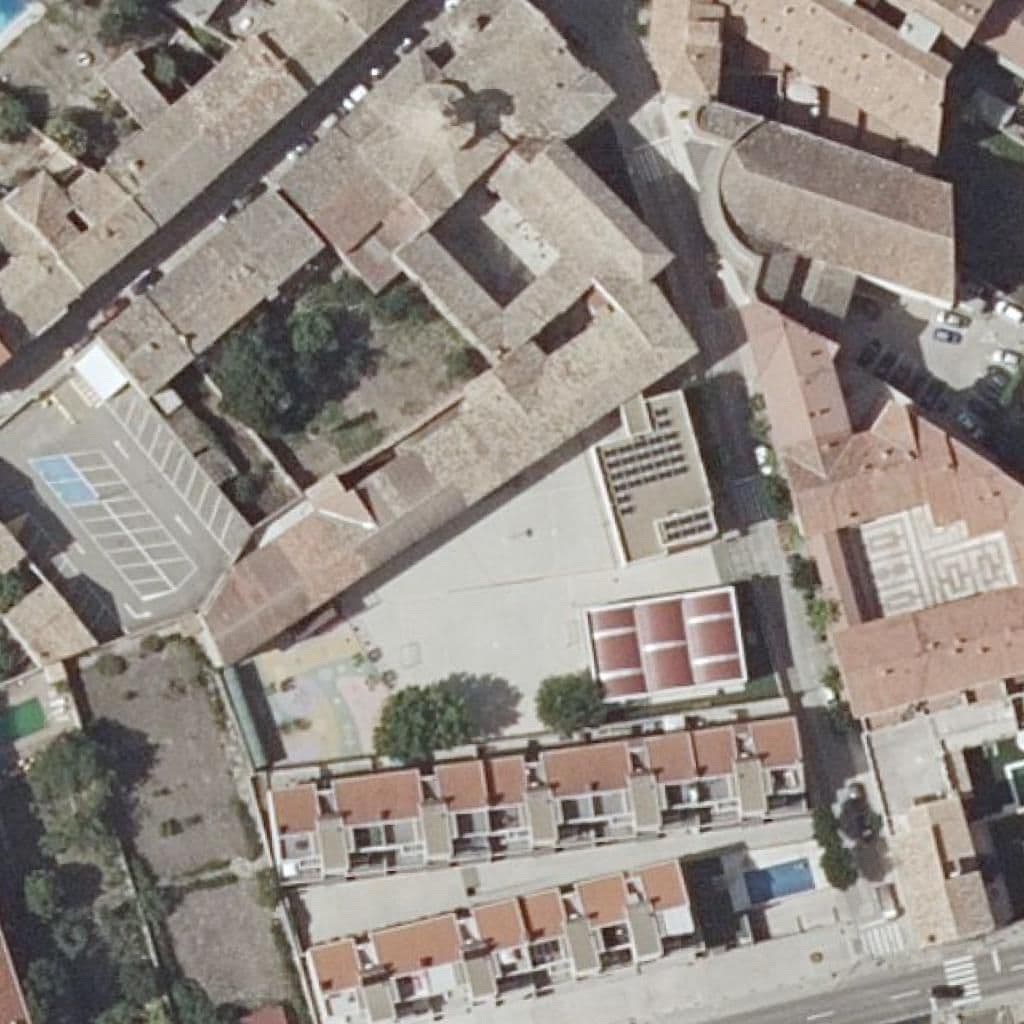Вид сверху на территорию школы «C.P. Campo de Borja»