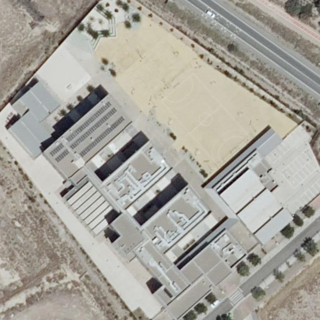 Вид сверху на территорию школы «I.E.S. La Puebla de Alfindén»