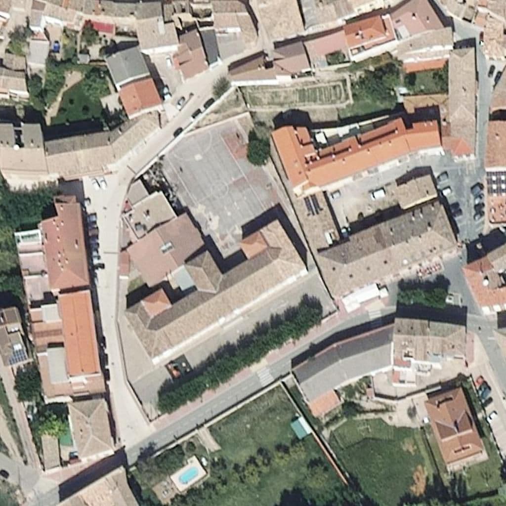Вид сверху на территорию школы «C.P. Virgen de La Peana»