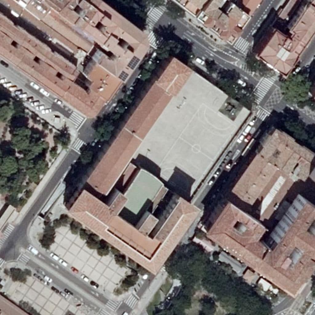 Вид сверху на территорию школы «C. Cardenal Xavierre»