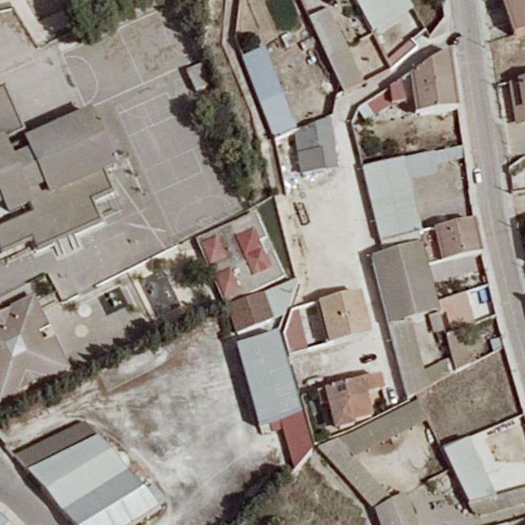 Aerial view of the grounds of E.E.I. de Fuentes de Ebro