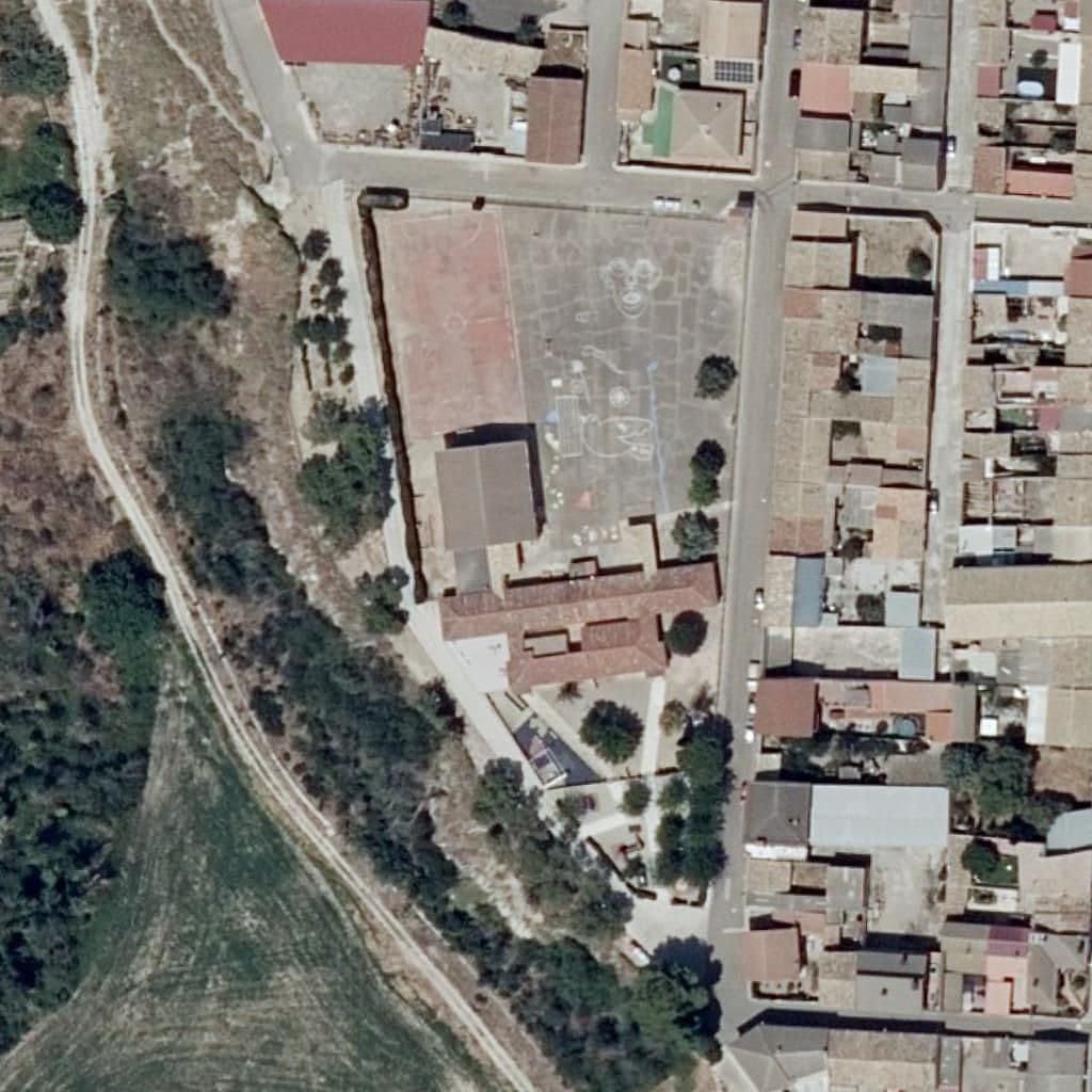 Вид сверху на территорию школы «E.E.I. de Gurrea de Gállego»