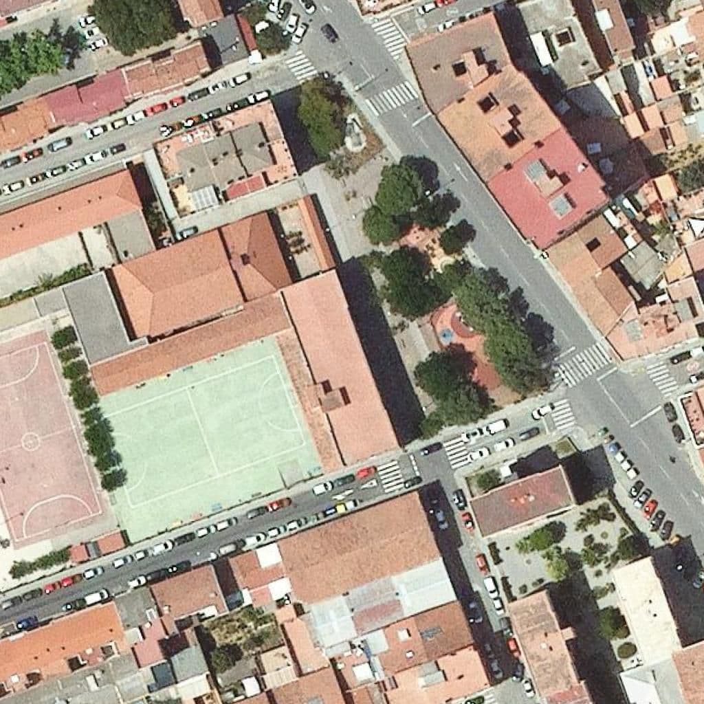 Вид згори на територію школи «Sant Francesc»
