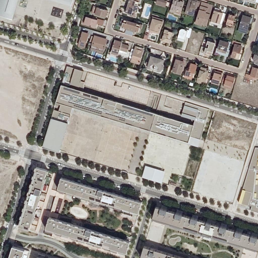 Aerial view of the grounds of Extensión E.O.I Nº 1