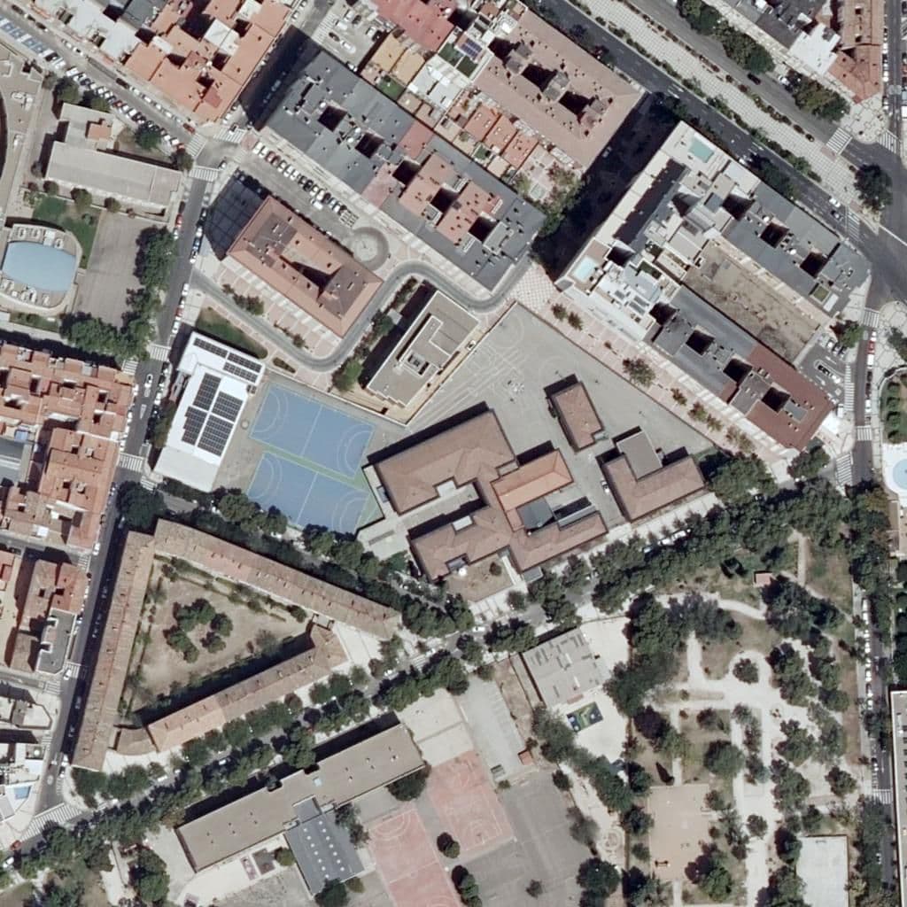Вид сверху на территорию школы «C. La Salle Montemolín»