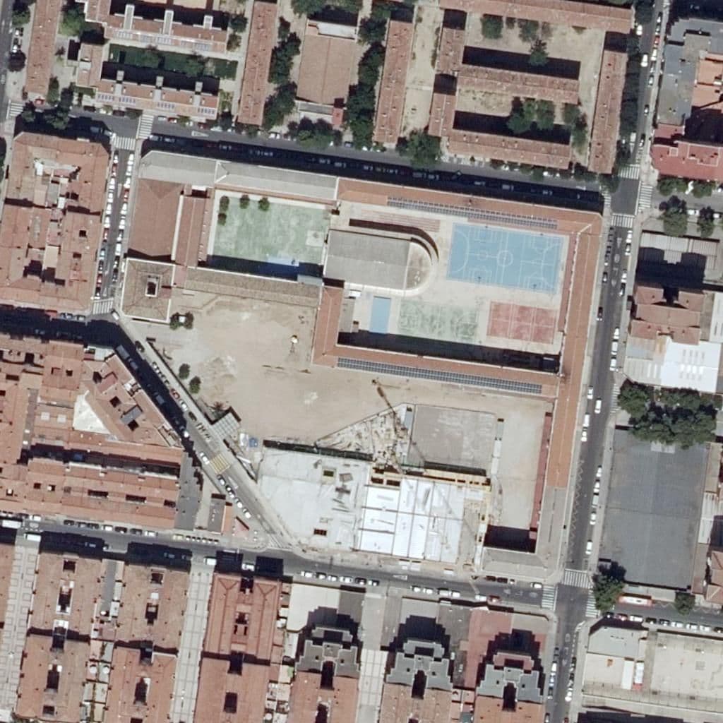 Вид сверху на территорию школы «C. Obra Diocesana Santo Domingo de Silos»