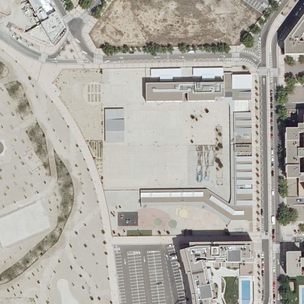 Вид сверху на территорию школы «C.P.I. Zaragoza Sur»