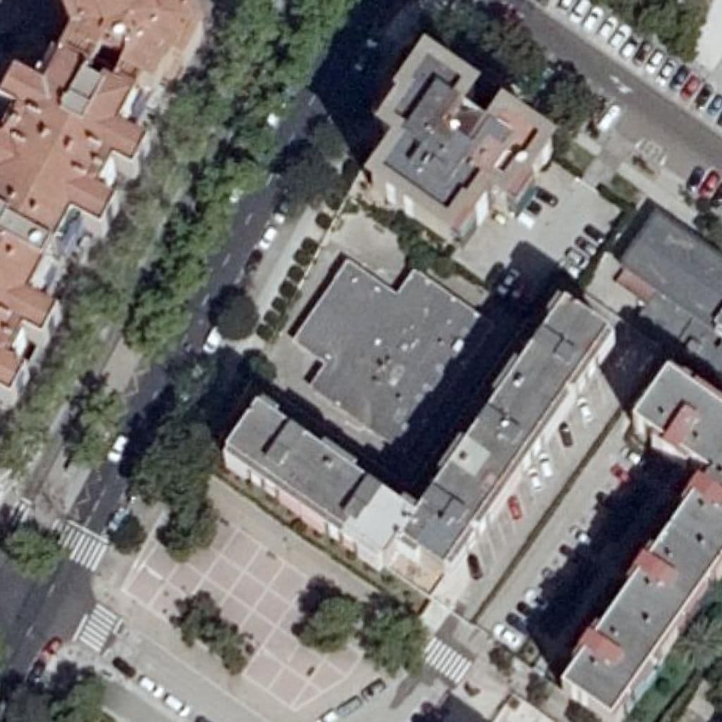 Вид згори на територію школи «C. Condes de Aragón»