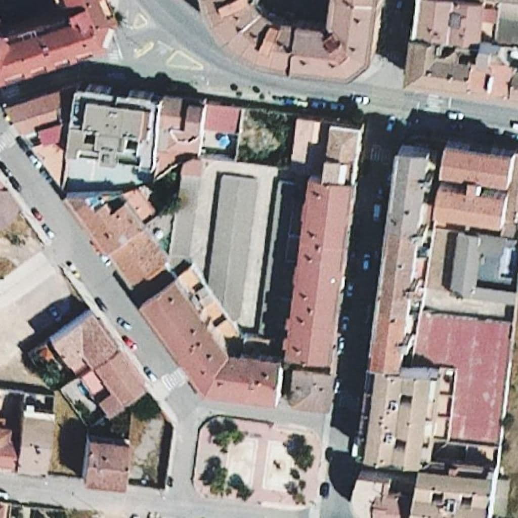 Вид сверху на территорию школы «I.E.S. Mar de Aragón»