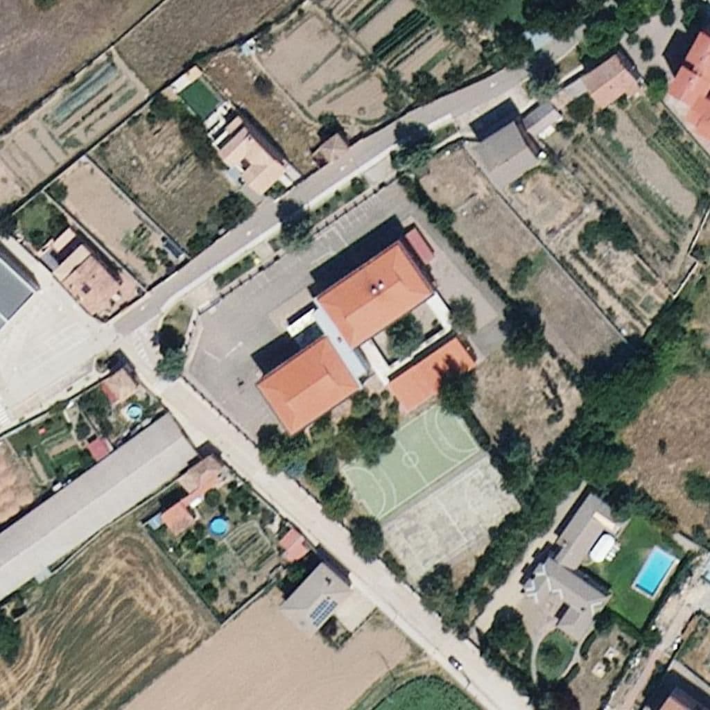 Вид сверху на территорию школы «I.E.S. Comunidad de Daroca»