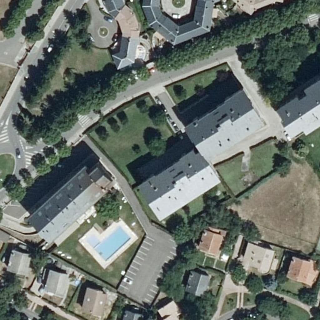 Вид сверху на территорию школы «C.P. Monte Oroel»