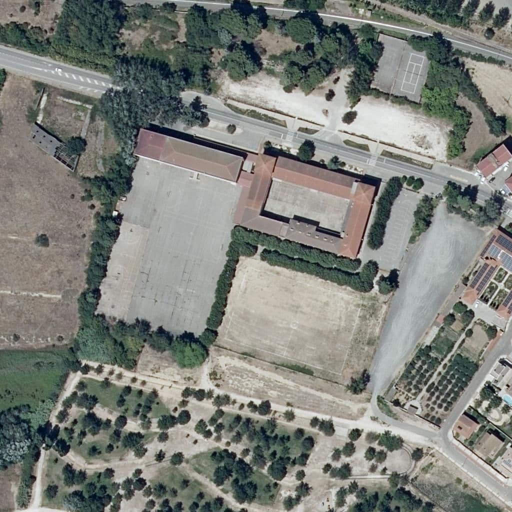 Вид сверху на территорию школы «C. Santo Domingo Savio»