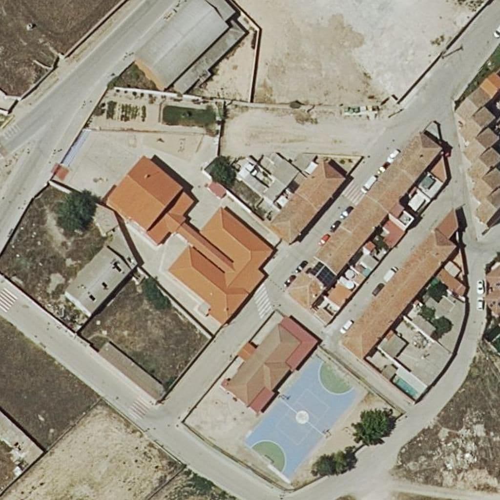 Вид сверху на территорию школы «ALARILLA»