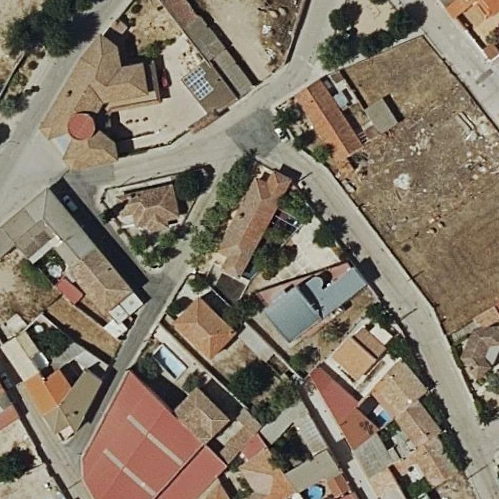 Вид сверху на территорию школы «VILLAMANRIQUE DE TAJO»