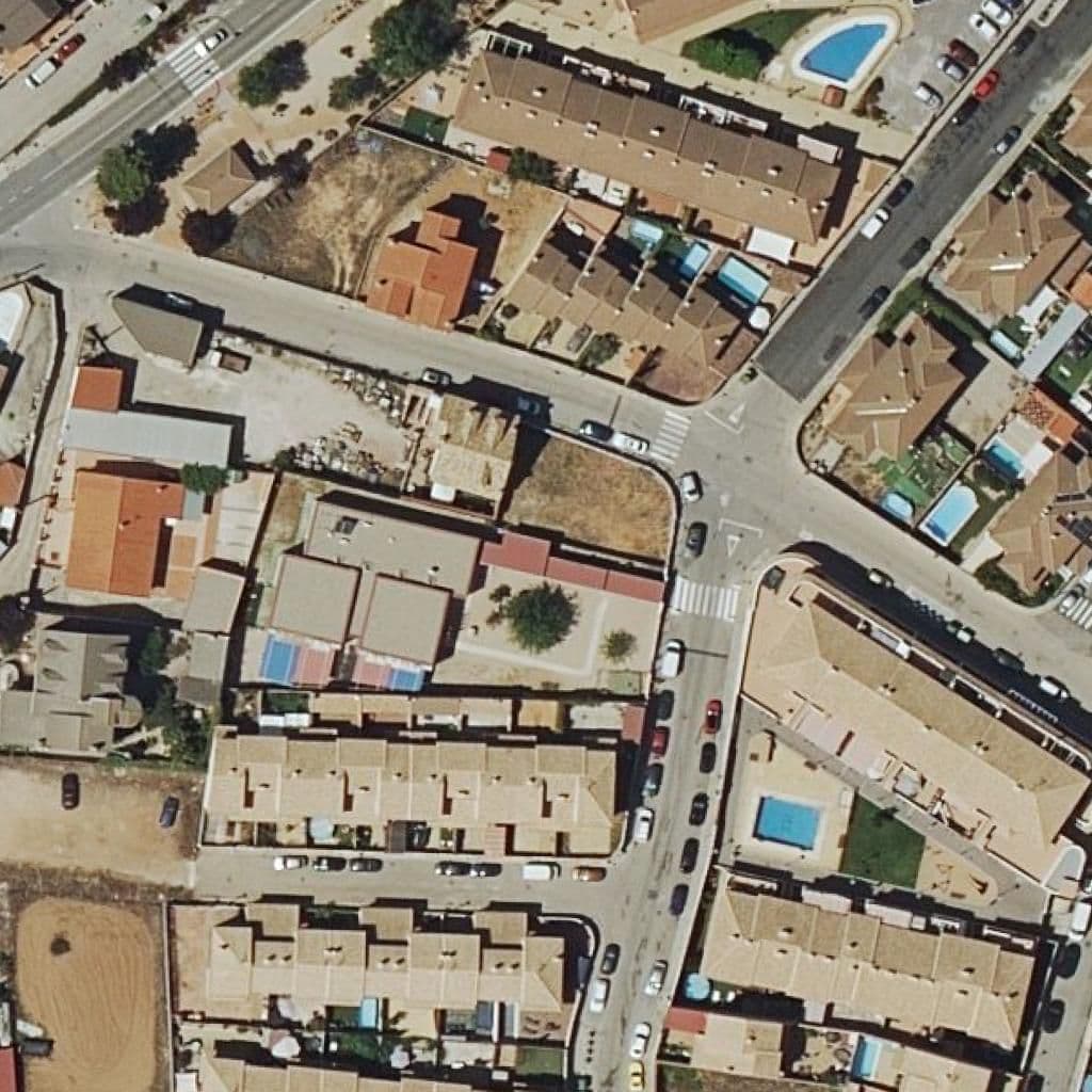 Вид сверху на территорию школы «LAS BRISAS»