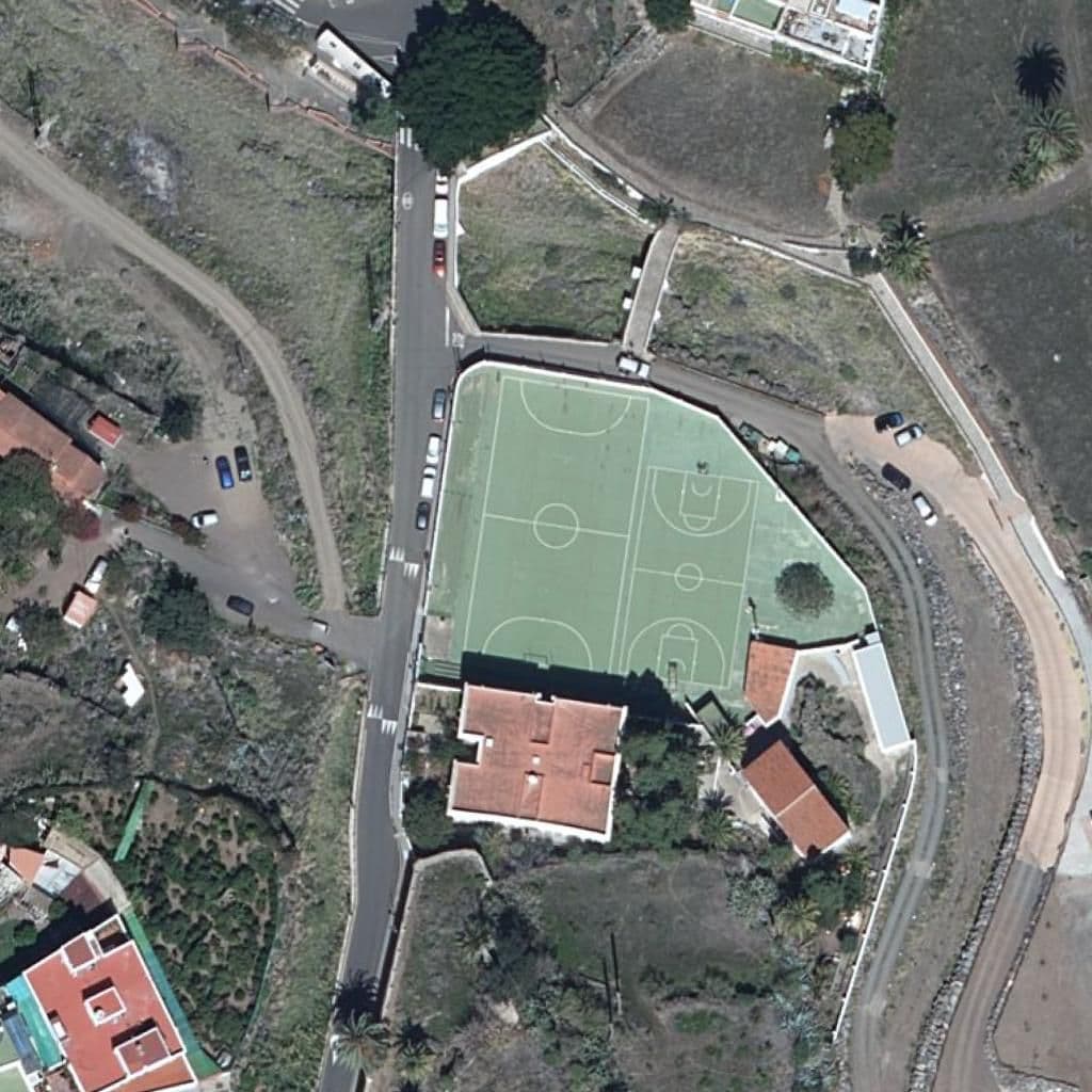 Aerial view of the grounds of CEIP ANA BETANCOR ESTUPIÑÁN