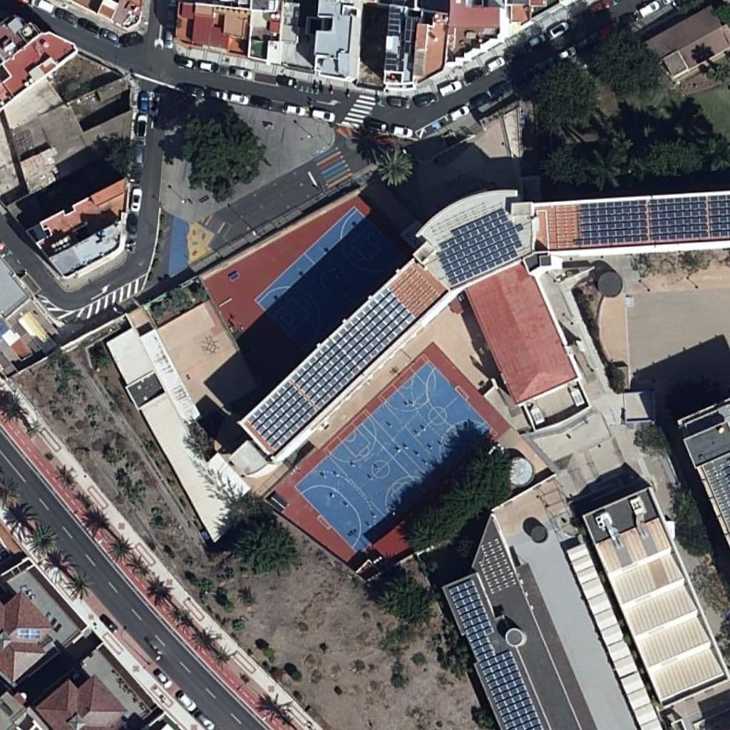 Aerial view of the grounds of CEIP GINER DE LOS RÍOS
