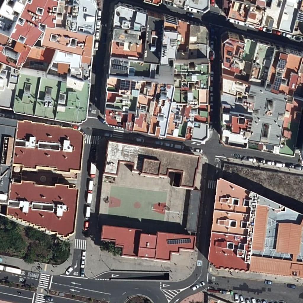 Вид сверху на территорию школы «CEIP CERVANTES»