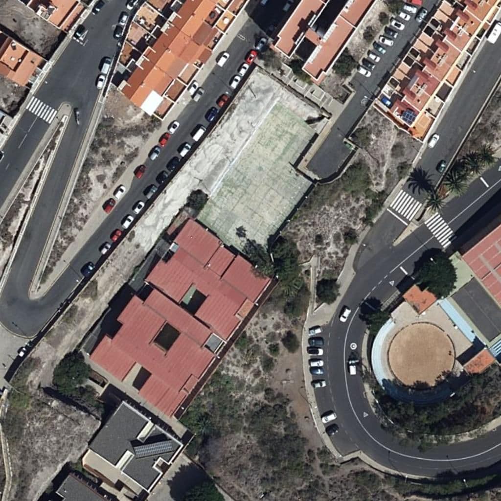Вид сверху на территорию школы «CEIP ARAGÓN»