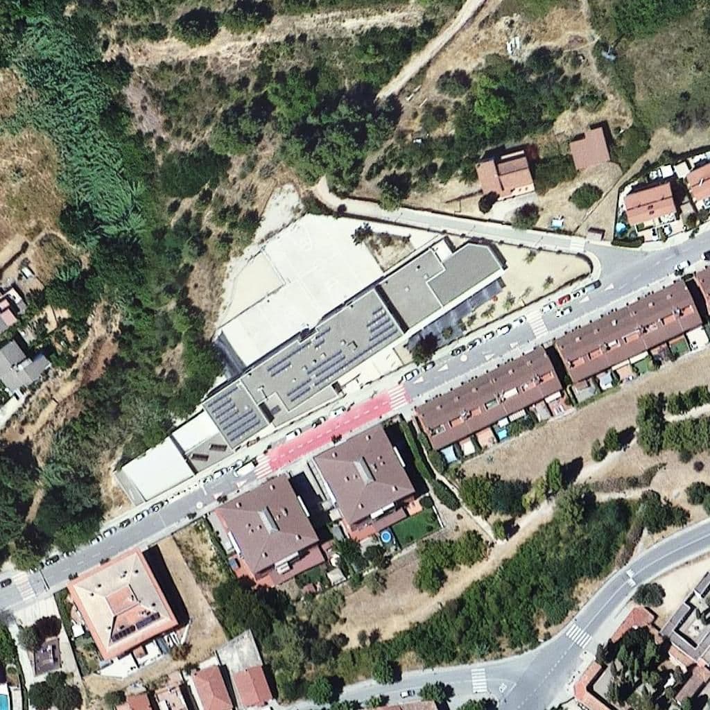 Aerial view of the grounds of Escola Les Fonts