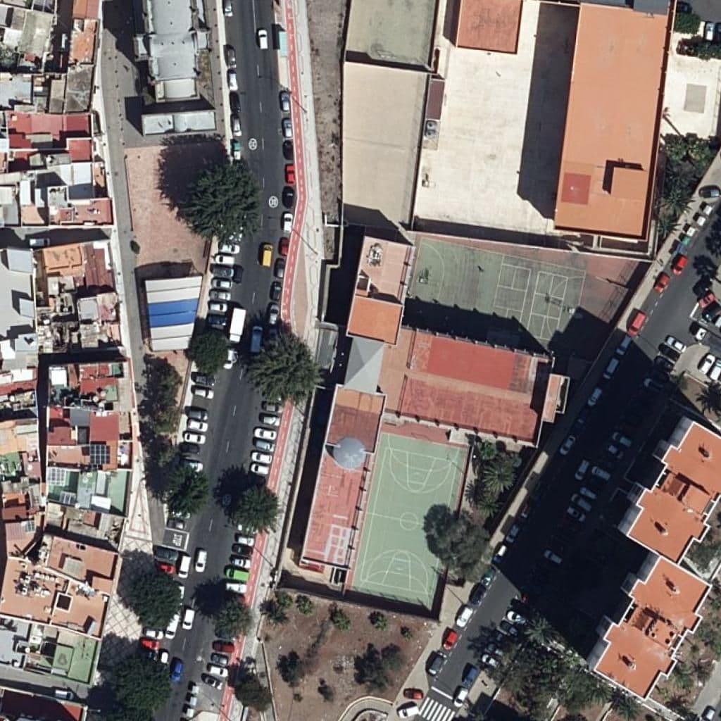 Вид сверху на территорию школы «IES LA VEGA DE SAN JOSÉ»