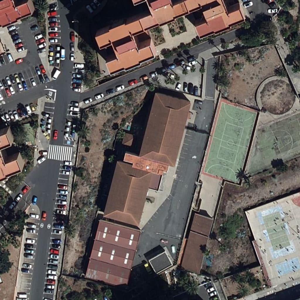 Aerial view of the grounds of IES PRIMERO DE MAYO