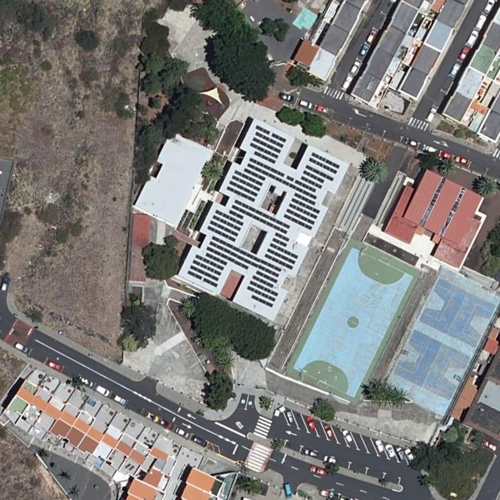 Вид сверху на территорию школы «CEIP MANUEL GALVÁN DE LAS CASAS»