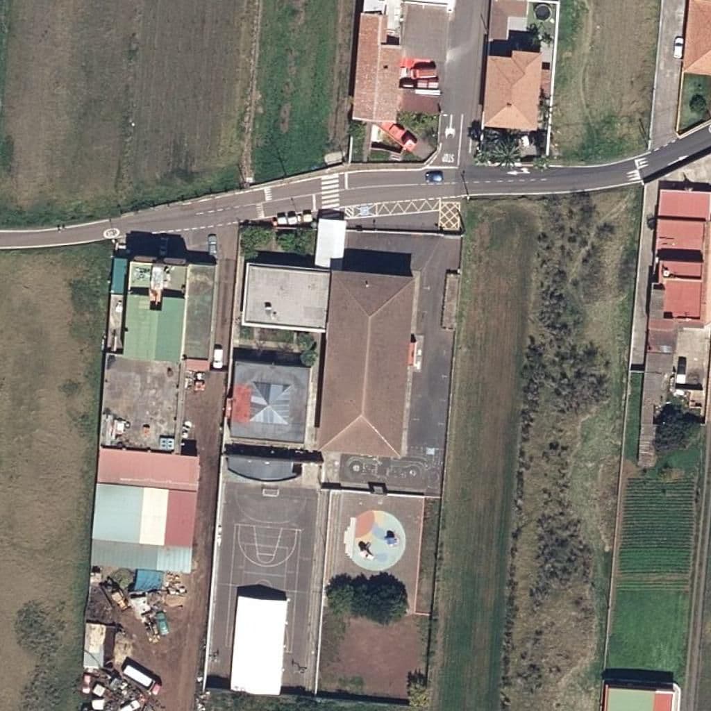 Вид сверху на территорию школы «CEIP EL ORTIGAL»