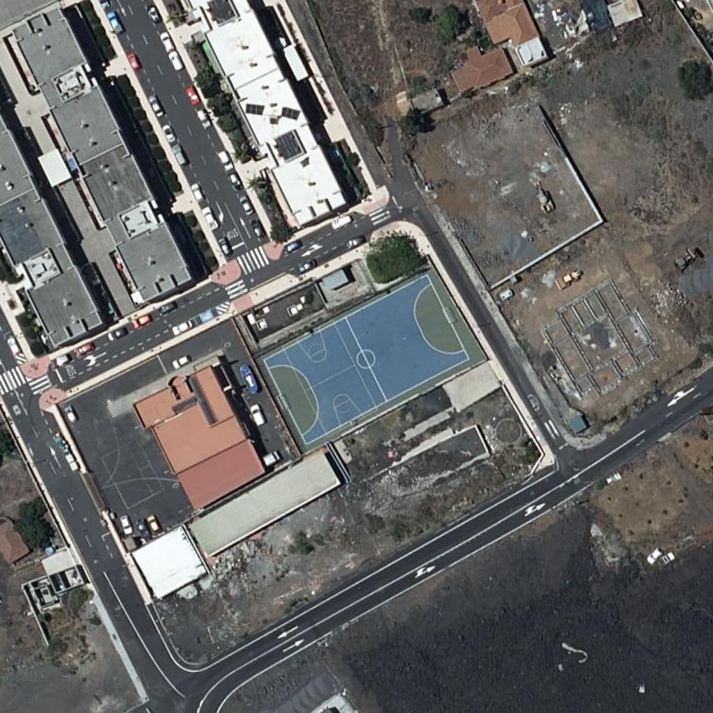 Aerial view of the grounds of CEIP LA LAGUNA