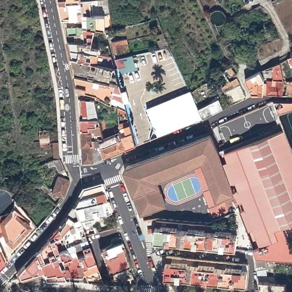 Вид згори на територію школи «CEIP DOMÍNGUEZ ALFONSO»