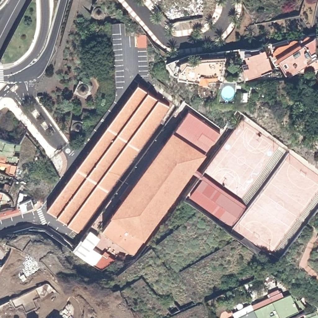 Вид згори на територію школи «IES PUERTO DE LA CRUZ: TELESFORO BRAVO»
