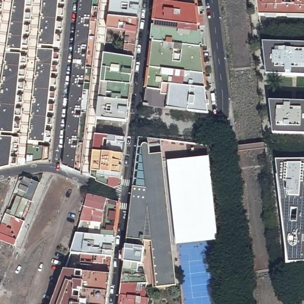 Вид сверху на территорию школы «CEIP RAFAEL GAVIÑO DEL BOSQUE»