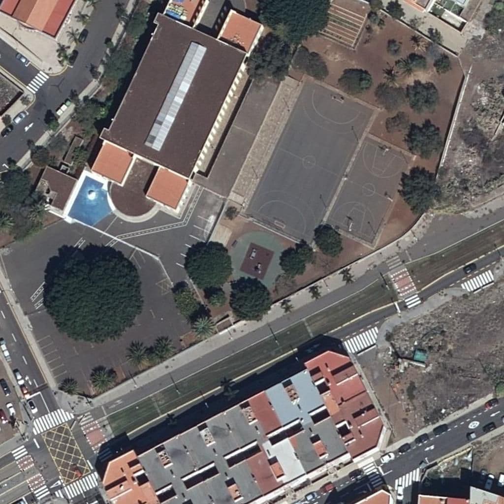 Aerial view of the grounds of CEIP TÍNCER